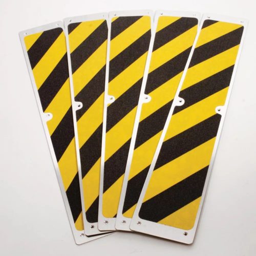 antypoślizgowe nakładki aluminiowe o łatwym montażu w ostrzegawczym kolorze czarno żółtym